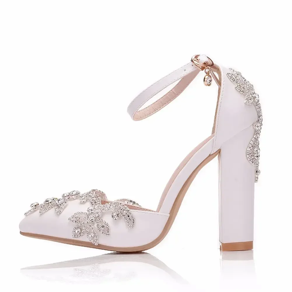 Buty na grubym obcasie z ostry – Wedding Fx recenzja i cena